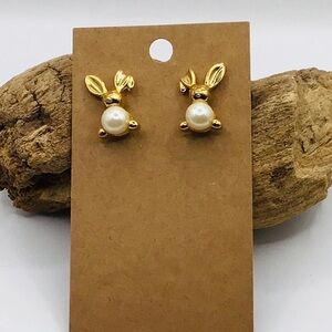 Vtg Avon Earrings Studs Bunny Rabbit Easter Spring White Pearl Gold Tone
